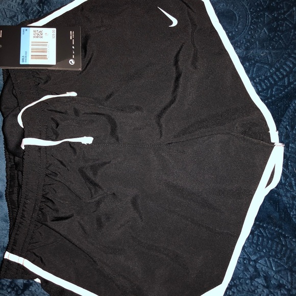 Nike Tempo Girls shorts - Picture 2 of 2